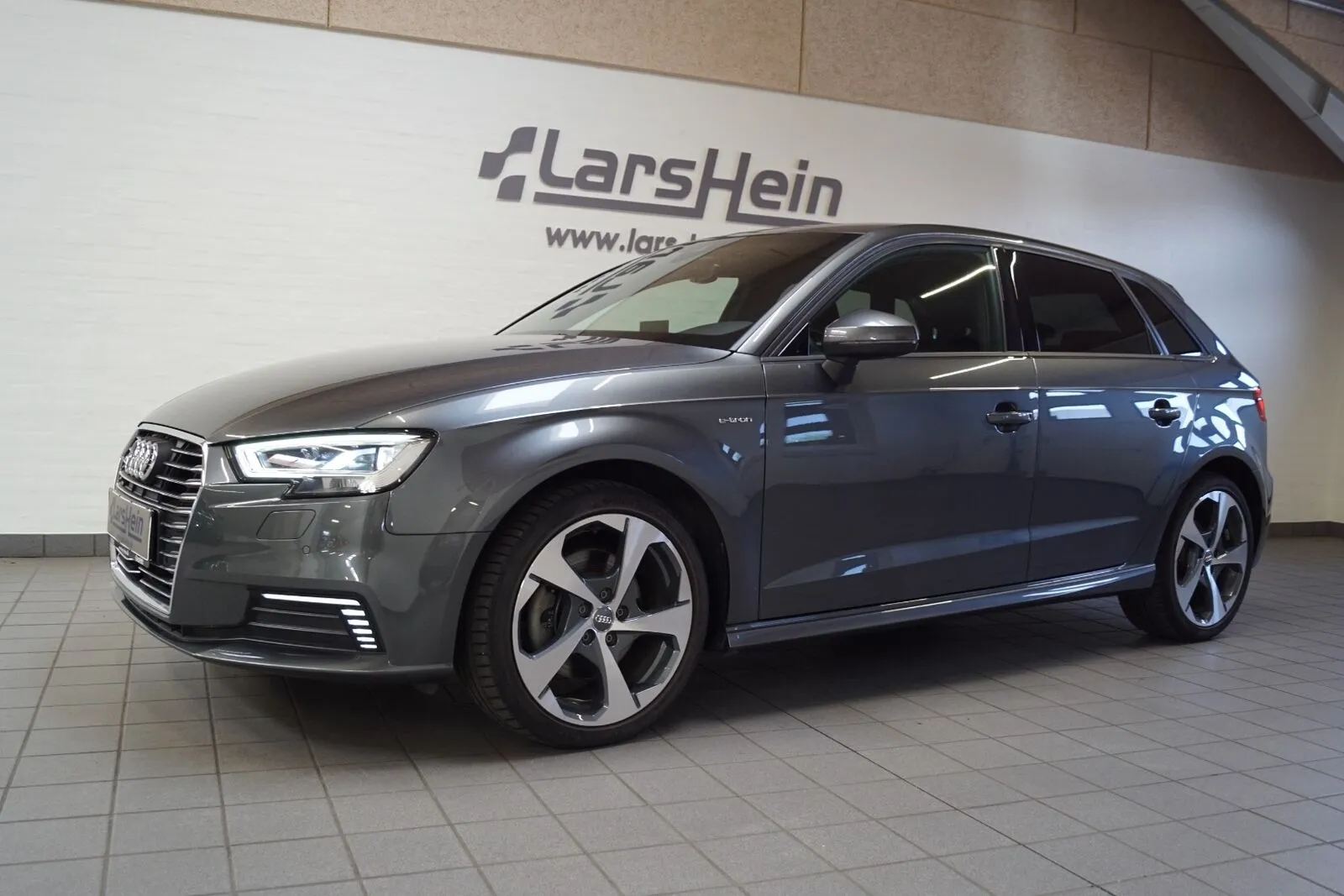 Audi A3 1,4 e-tron S-line Sportback S-tr. 5d Image 2