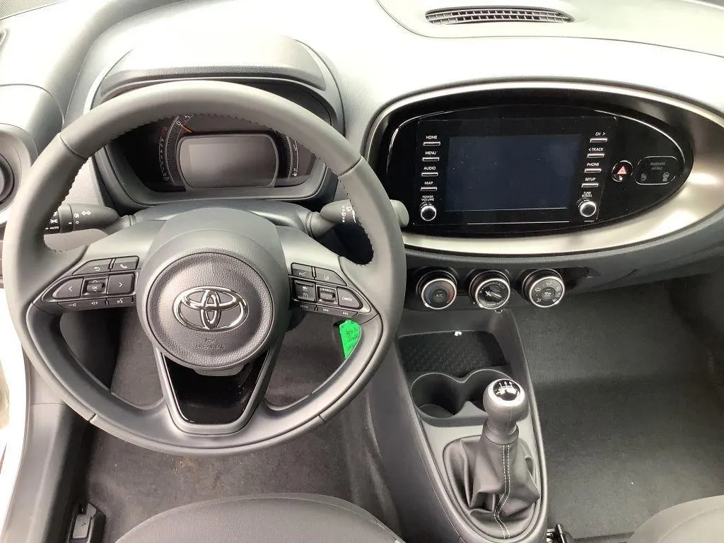 TOYOTA Aygo Con. 1.0 VVT-i 72 CV 5p. x-play MMT Image 6