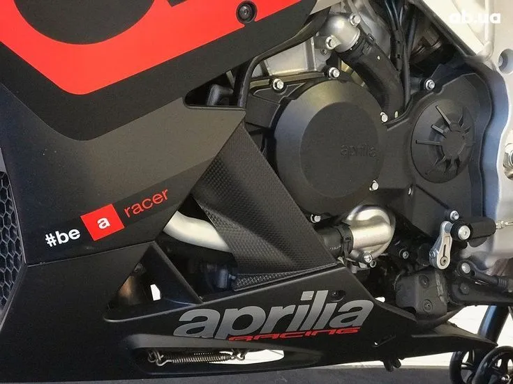 Aprilia RSV4 Image 2