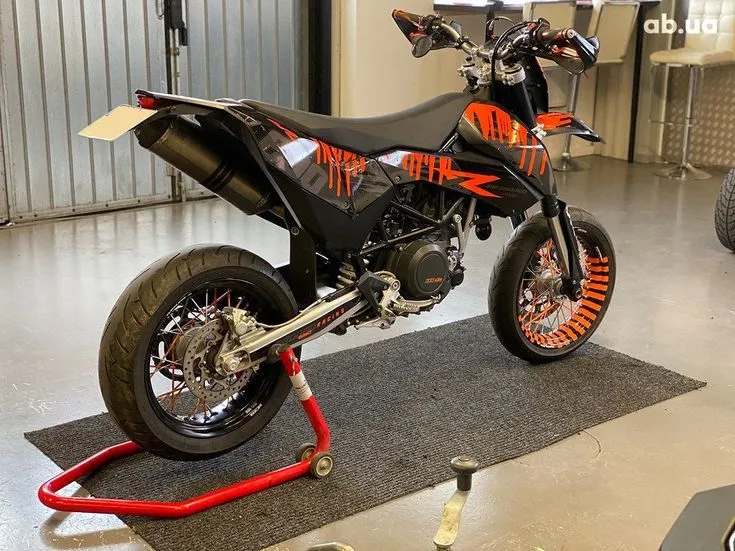 KTM 690 Image 8